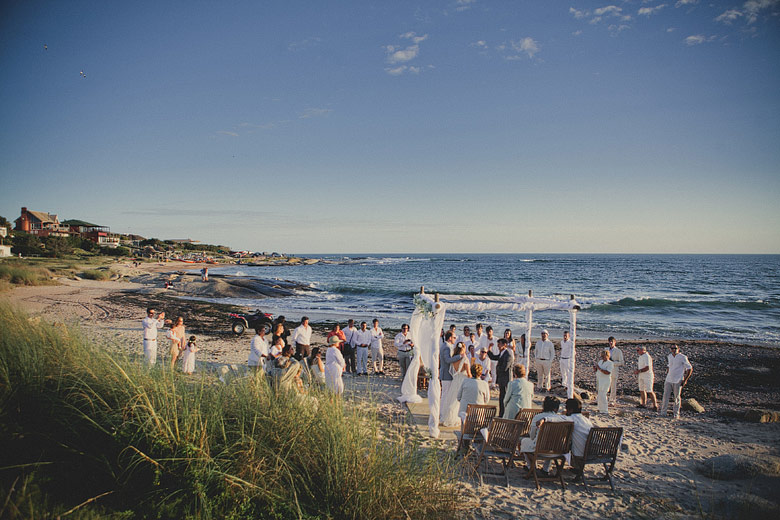 Ceremonia de boda en la arena de Playa VIK
