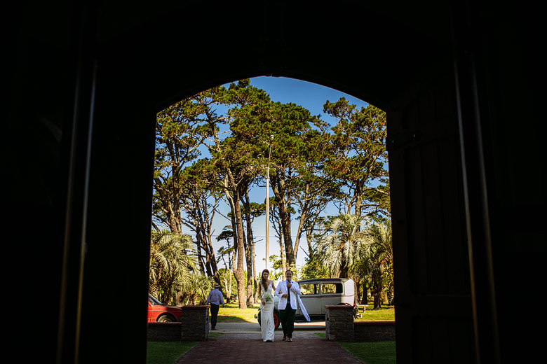 Entrada de la novia a la Capilla San Rafael, Punta del Este