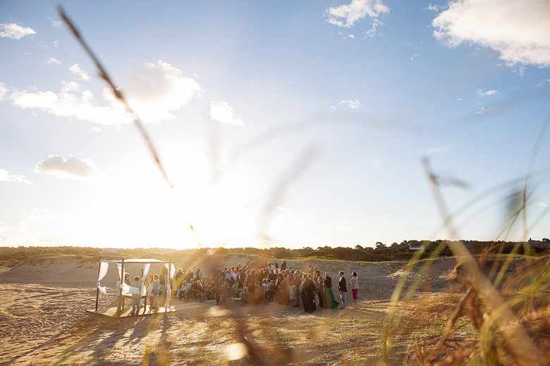 Ceremonia de boda en la playa de Punta del Este, Uruguay