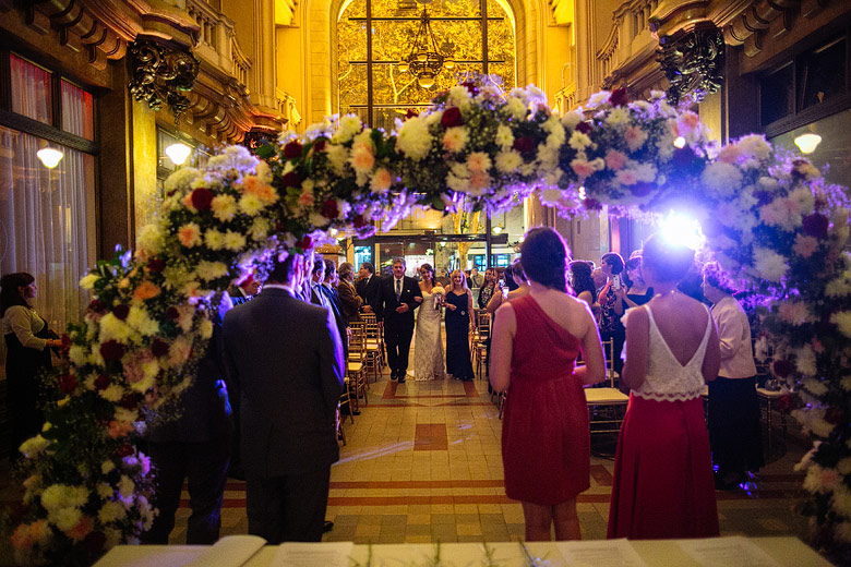 ceremonia de boda en el palacio barolo de noche