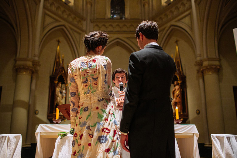fotos de boda sin flash en la catedral de san isidro