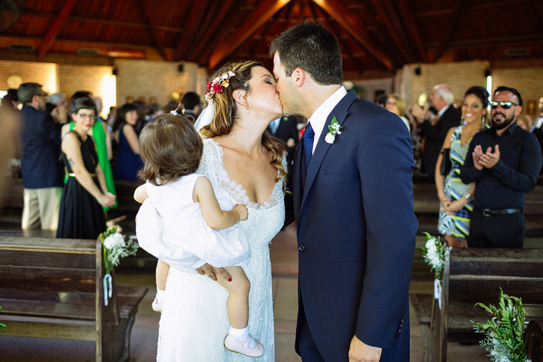fotos de besos en bodas