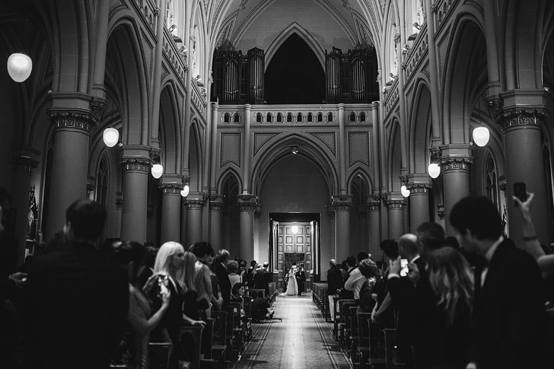 entrada de novia en la catedral de san isidro